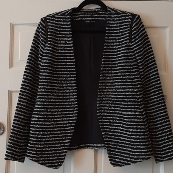 EUC Theory 'Yaisa' b&w Stripe Blazer Sz M - Picture 2 of 3